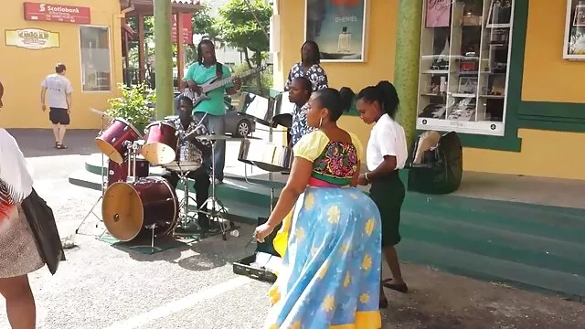 دختر فقط دوست دارد به انجام دانلود رایگان فیلم سینمایی سکسی