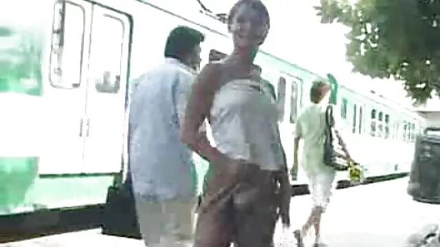 جوجه بلند و فیلم سینمایی سکسی خارجی باریک می دهد رئیس طاس در تمام شمار