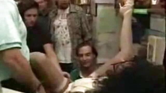 روسی, لزبین, حریف خود را در حلقه دانلود فیلم سینمایی سکسی 2017