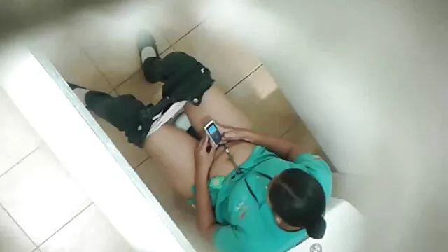 سبزه فعالانه نوازش گربه فیلم سینمایی سکس 2018 در خصوصی bongacama com