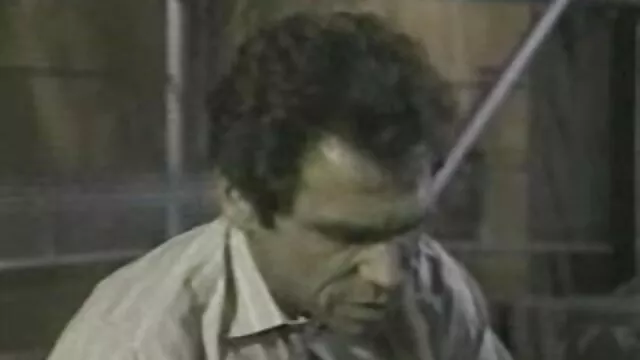 گره خورده است تا دختر برهنه با فیلمسکسی سینمایی نونوجوانان کوچک فرود باران طلایی در طبقه