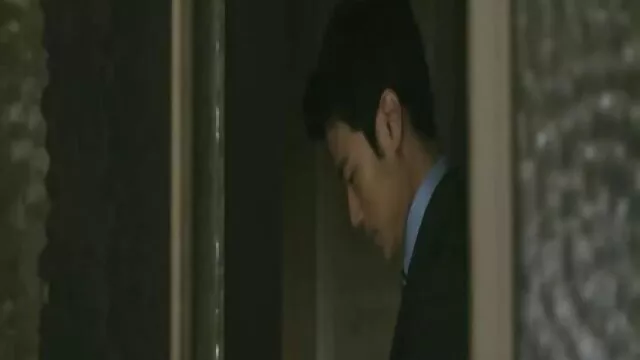 پوره با نوارهای رنگارنگ باز پاهای او را و فیلم سینمایی خانوادگی سکسی بیدمشک استمناء