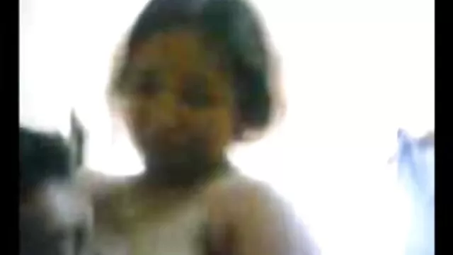 مفتون, شلخته, ارضا خودش فیلمسکسیسینمایی را با وسیله ارتعاش و نوسان