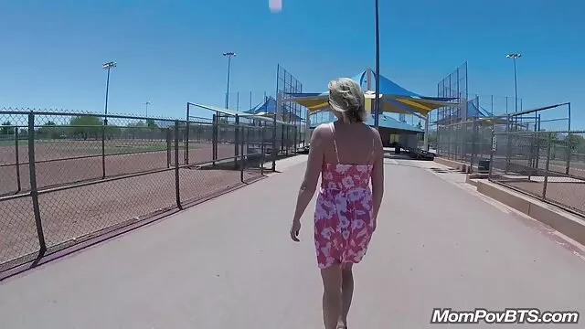 دو brunettes داغ سکس سینمایی داستانی و مرتب زیبایی بر روی نیمکت