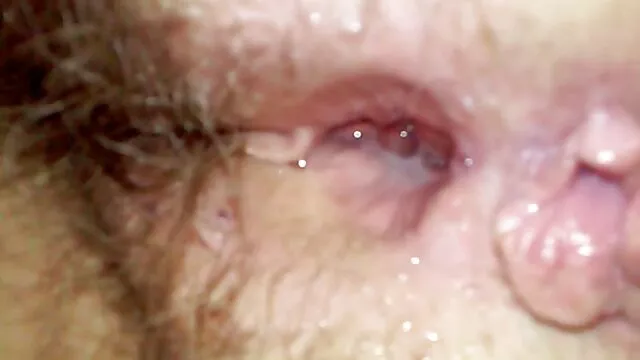 او آن را بر روی دوربین به دانلود فیلم های پورن سینمایی تن و آن را به سرطان در آشپزخانه داد