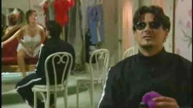 در لباس fucks در شوهر او را در الاغ با یک بند دانلود فیلم سینمایی سکسی2017 در