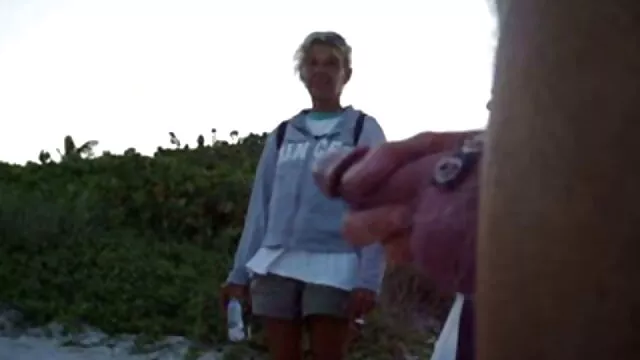 زن زیبا با استفاده از سینمایی سکسی ۲۰۱۸ اسباب بازی بزرگسالان خصوصی