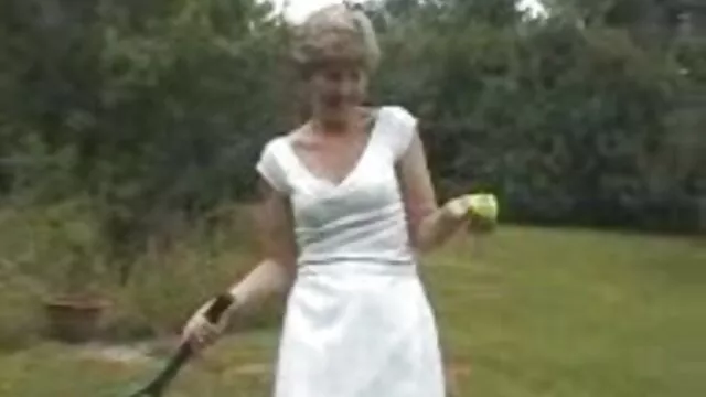 رابطه جنسی سینمایی سوپر سکسی از یک زن و شوهر نوجوان بالغ در یک موقعیت حلق آویز