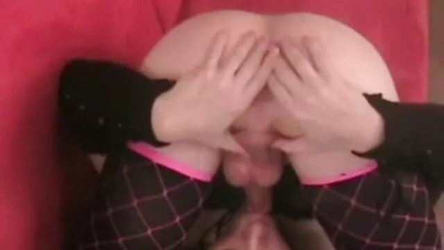 لزبین بالغ در جدیدترین فیلم سینمایی پورن جوراب ساق بلند با تجربه جدید فالوس