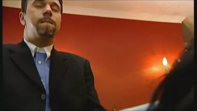 عیار با پاهای زیبا و یک شکل کامل به شمار دانلودفیلم سینماییسکسی برهنه در مقابل دوربین