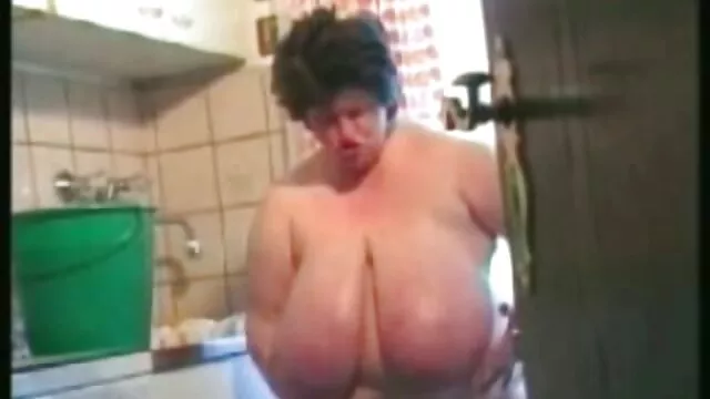 بادی, همجنس فیلم سینمایی سکسی عربی باز, عاشقانه در اتاق قفل